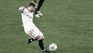 Born 15 february 1988), known as papu gómez, is an argentine professional footballer who plays as a forward. Papu Gomez Un Suplente Batiendo Records Vavel Espana