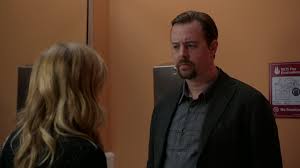 Le naval criminal investigative service rassemble une équipe d'agents spéciaux chargés d'enquêter sur les délits liés à la marine. Amazon De Navy Cis Staffel 17 Dt Ov Ansehen Prime Video