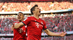 You can share this wallpaper in social. Robert Lewandowski Thiago Alcantara Celebrate The Polish Striker S First Goal In Bayern Munchen S 5 0 Win Over Borussia Dortmund Soccerbanners