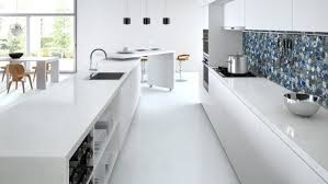 Plan De Travail Cuisine En Blanc Quartz Ou Corian Credence Cuisine Plan De Travail Cuisine Cuisines Design