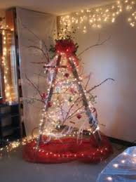 Http 2 Bp Blogspot Com Booegmqnkjg Umbspjp51ji Aaaaaaaanj8 T8vqey8eoze S640 Ladder Jpg Ladder Christmas Tree Unique Christmas Trees Christmas Decor Diy
