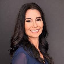 Diana Arechiga's Instagram, Twitter & Facebook