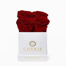 Cherie L Atelier Des Fleurs Roses That Last For A Year Touch Of Modern Luxury Flowers Blue Roses Flower Boutique