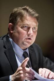 Strikingly different portraits of Whiteclay clash during Liquor Commission  hearing