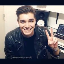 Aún no tenemos ningún álbum de este artista, pero puedes colaborar enviando álbumes de anton ewald. Anton Ewald Schweiz Ateam Swiss Twitter