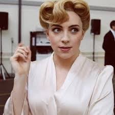 Stephanie Clift's Instagram, Twitter & Facebook