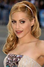 The main difference between these two beauties is the fact that selena gomez has an eye color that is much darker but other than that, there are not many differences. Brittany Murphy Sin City Fandom