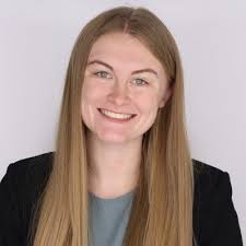 I'm super excited to share that I've accepted a summer 2022 position as an  On-Set Production Intern for Hy-Vee's Helpful Smiles Television start-up  team.