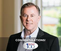 Stuart Bonner's Instagram, Twitter & Facebook