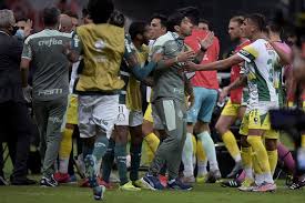 Burdisso e bou devem fazer um duelo particular dentro do estádio mario kempes. Hbisv4rzvxnflm