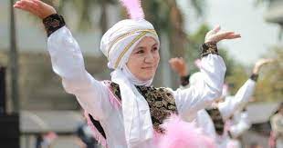 Tari manipuren dari jawa tengah tari manipuren merupakan tari kreasi baru yang dikembangkan dari koreografi serta gerakan tari manipuri yang asalnya dari daerah manipur (india timur). 10 Contoh Tari Kreasi Baru Dari Berbagai Daerah Di Indonesia