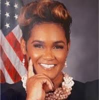 Lisa Plante's Instagram, Twitter & Facebook