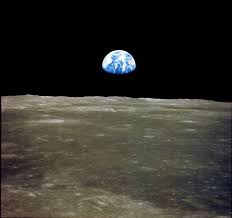 Un Petit Pas Pour L Homme Un Grand Pas Pour L Humanite De Neil Armstrong De La Lune 1969 Earth From Moon Nasa Earth Earth From Space