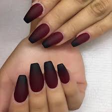 Con las uñas preparadas ya con sus tips pegados comienzo aplicar a críticos negro y color natural decorando con cintilla gruesa y unos cristales tornasol a. Fotos De Unas Acrilicas 2021 Disenos E Ideas De Unas Decoradas Modaellas Com