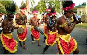 Kumpulan lagu pujian sekolah minggu ceria terbaru 2020. 10 Tarian Papua Lengkap Gambar Dan Penjelasannya