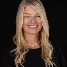 Holly Paulus's Instagram, Twitter & Facebook