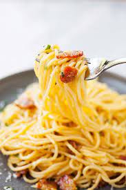 Spaghetti Carbonara Easy Weeknight Dinner Ideas And Recipes Spaghetti Carbonara Cooking Spaghetti Pasta Dinner Recipes