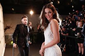 Modellik ve oyunculuk yapan bruna daha 5 yaşındayken ünlenerek ülkesindeki film ve dizilerde yer bulmayı başardı. Bruna Marquezine Neymar Jr Pictures Photos Images Zimbio