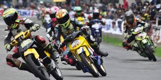 Selain itu, motor suzuki satria juga memiliki tampilan desain yang amat stylish dan dinamis, sehingga motor matik produksi suzuki ini banyak di sukai oleh para sahabat otomotif terutama para sobat. Indoclub Championship Indomatic Race Subang Manjakan Pecinta Balap 2 Tak Indorekor