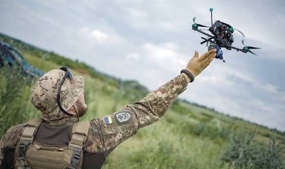 جريدة الرياض | مسيرات FPV والتحول الاستراتيجي في الحرب الحديثة