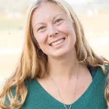 Amanda Frederick's Instagram, Twitter & Facebook