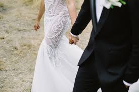 A stylistic approach defined by opulent detailing and meticulous understanding of the female form, leah da gloria is one of australia's premier couture designers. Leah Da Gloria Used Wedding Dress Save 38 Stillwhite