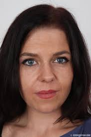 Amateur mature MILF Vendula slowly peels to pose naked for porn interview  425805069