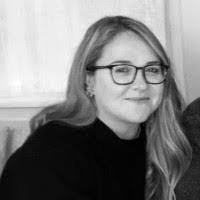 Kelly Freeborn's Instagram, Twitter & Facebook