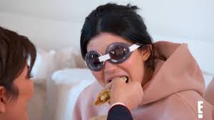 KUWTK Sneak Peek: Kylie Eating Tacos in Bed Is All of Us Right Now