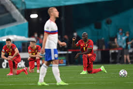 Jun 12, 2021 · europameisterschaft spielbericht für belgien vs. Belgische Nationalspieler Und Schiedsrichter Lahoz Knien Vor Em Partie Gegen Russland