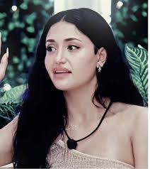 Serena Li's Instagram, Twitter & Facebook