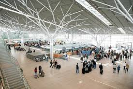 Flughafen (icao) , beobachtungen seit 26. Architekturwettbewerb Fur Neubau Von Terminal 4 Im Nachsten Jahr Flughafen Investiert In Terminal Ausbau Stuttgart Esslinger Zeitung
