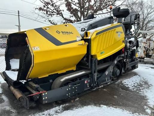 BOMAG CR-820-T Asphalt Paver