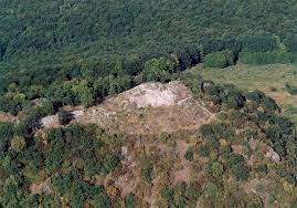 Our map displays the areas and neighborhoods around all komlóska hotels so you can see how close you are from. Komloska Wikipedia