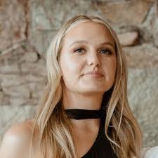 Madeline Mayer's Instagram, Twitter & Facebook