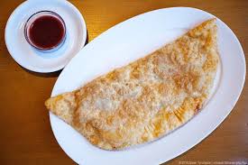 При такой температуре чебуреки жарятся не дольше трёх минут и бывают при этом полностью готовы. Novoe Mesto Kafe Zakusochnaya Krymskie Chebureki Na Bolshoj Okruzhnoj Restorany Afisha Kaliningrada Novyj Kaliningrad Ru