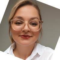 Lisa Stringfield's Instagram, Twitter & Facebook