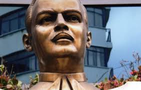 ProBoCa: Promoción del Bolero en Cantabria: El cántabro Alberto Mazón  compra la tumba de Pedro Infante y la dona al Gobierno de Méjico