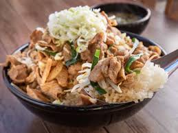 デカ 盛り 埼玉 県