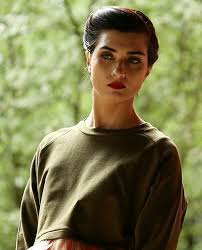 Tuba Buyukustun As Suhan Korludag In The Turkish Tv Series Cesur Ve Guzel 2016 2017 Tuba Tuba Buyukustun Short Hair Styles