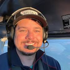 Where to find a hangar spot at KSPK for a Cherokee 235 plane?