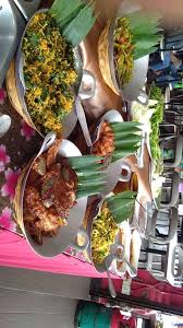 Yakındaki restoranlar, pizzacılar, cafeler gibi tüm yeme içme yerlerini gösterir. Restoran Seri Keningau Shah Alam Contact Rasmi Su0