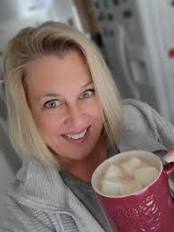 Good Afternoon Happy Friday Owlets!! It's Hot Chocolate Day!! 🍫🍫🍫