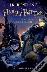 Viva novamente as aventuras de harry potter com harry potter e o cálice de fogo, o videgame da quarta neste título teremos a oportunidade de ficar no controle de harry e dois de seus colegas, para sair por aí percorrendo todo tipo de cenários. Harry Potter E A Pedra Filosofal J K Rowling Presenca