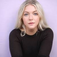 Christina Bills's Instagram, Twitter & Facebook