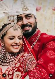 Neha Kakkar and her husband were spotted at the airport, flying out of  Mumbai in style! ✈️💑 #NehaKakkar #AirportFashion #CelebritySpotting