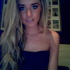 Mia Burton (@MiaBurtonxo)