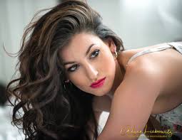 Model Jenny Bee Official