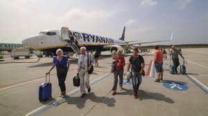 Ryanair reģistrācija, bagāža, lidojumi ar bērniem, prioritātes iekāpšana. Ryanair So Raffiniert Trickste Ein Passagier Die Gepackregelung Aus Stern De