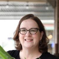 Colleen Dewitt's Instagram, Twitter & Facebook